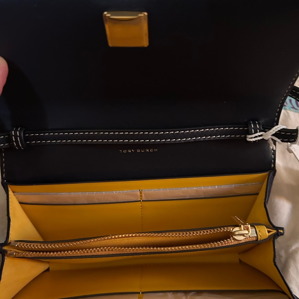 Tory Burch - Picture 3 of 5